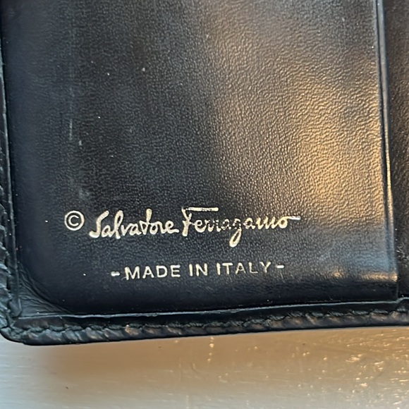 Salvatore Ferragamo Small Black Leather Wallet with Callouts in the coin purse - Picture 7 of 10